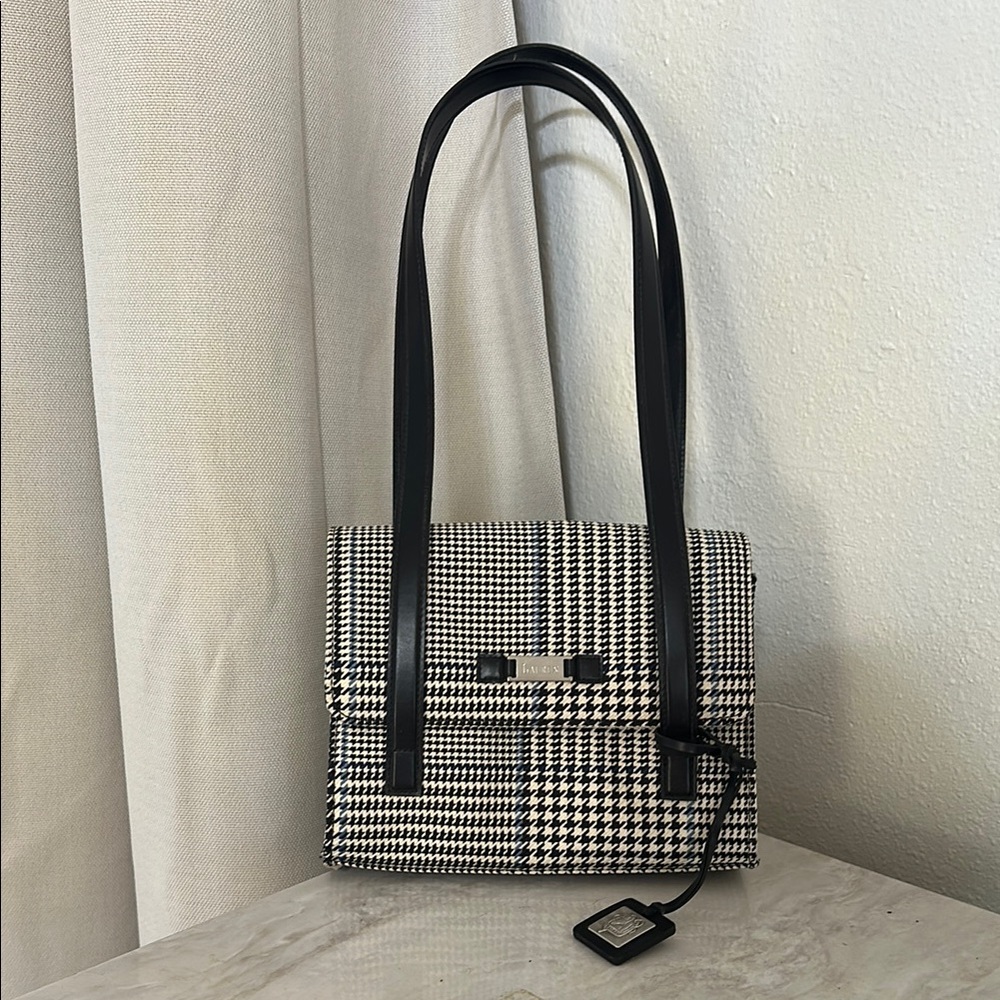 Lauren Ralph Lauren Black and White Shoulder Bag with Classic Design